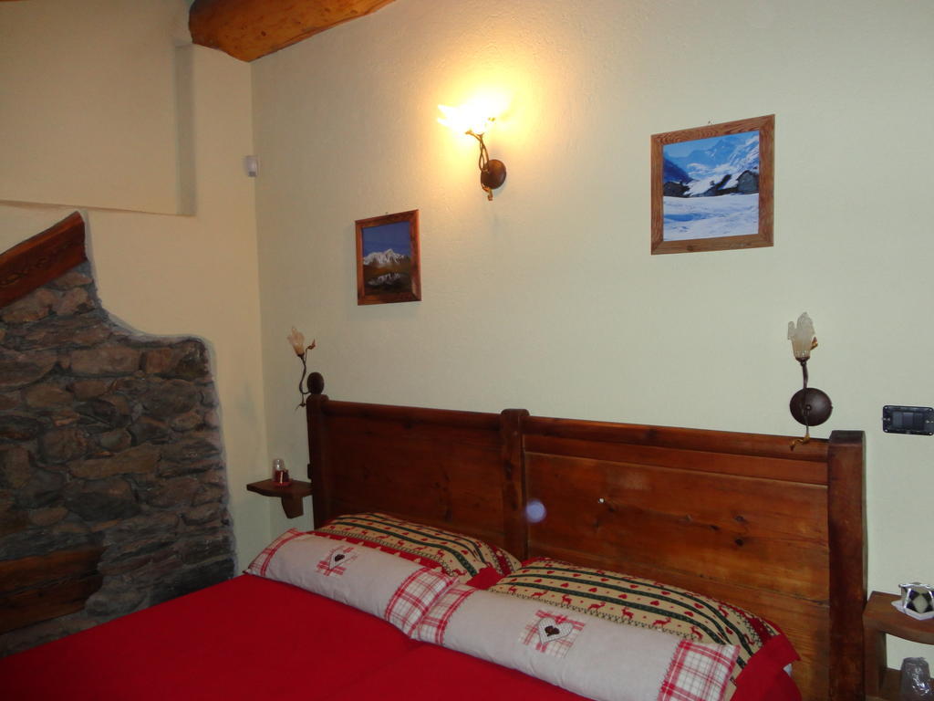 Bed and Breakfast Les Chevreuils Introd Zimmer foto